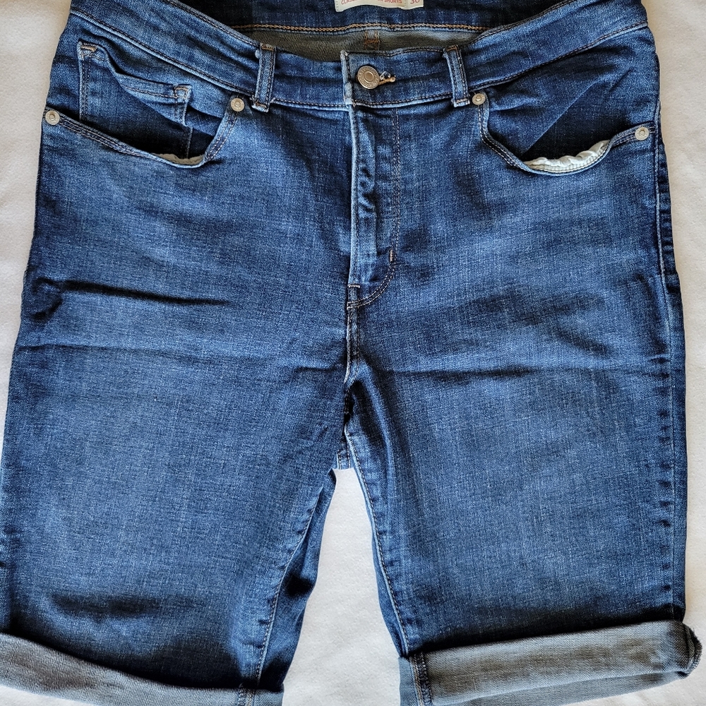 Levi's Classic Bermuda Shorts size 30